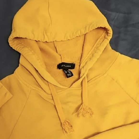 New Look Women's Yellow Hoodie - Picture 4 of 8